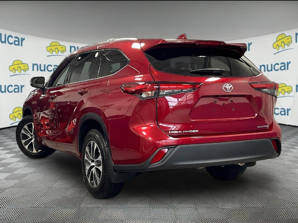 Used 2021 Pearl Toyota XLE image 4