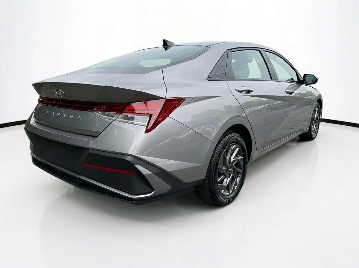 Used 2024 Ecotronic Gray Hyundai SEL image 5