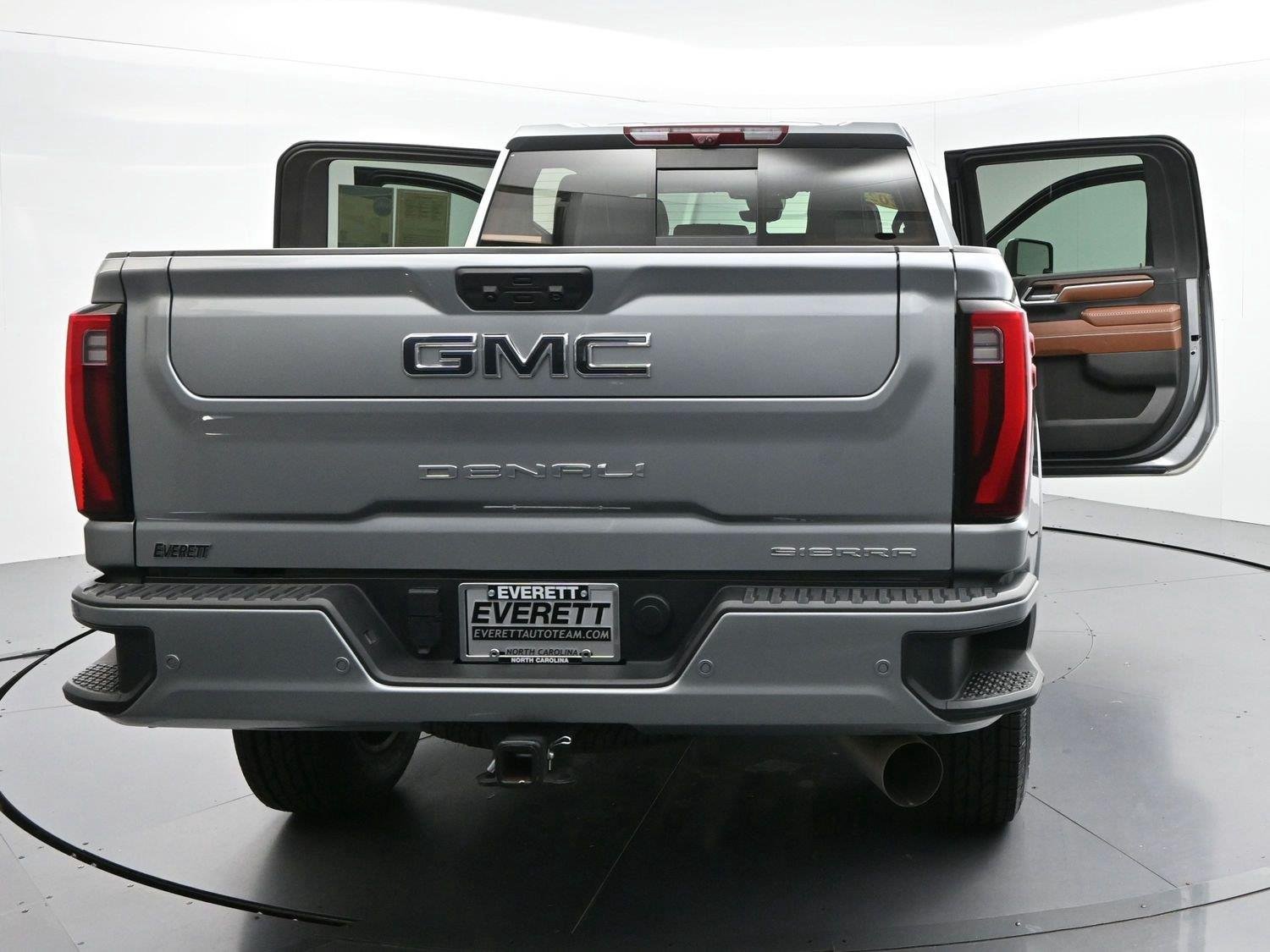 Used 2025 Sterling Metallic GMC Denali Ultimate image 42