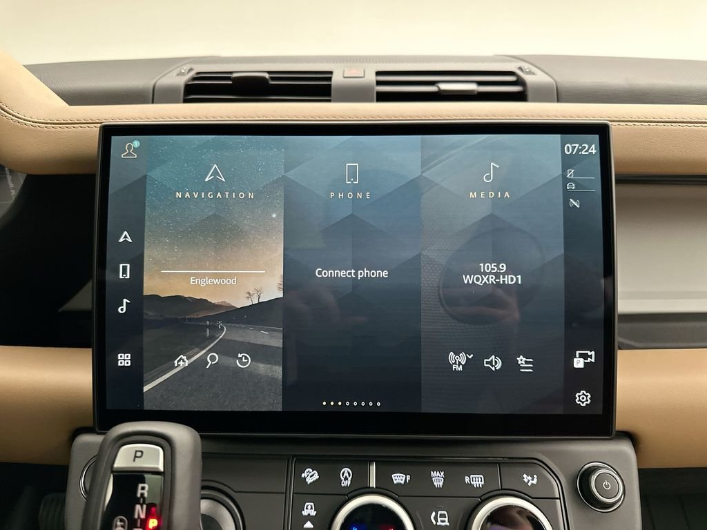 New 2026 Woolstone Green Land Rover X-Dynamic SE image 22