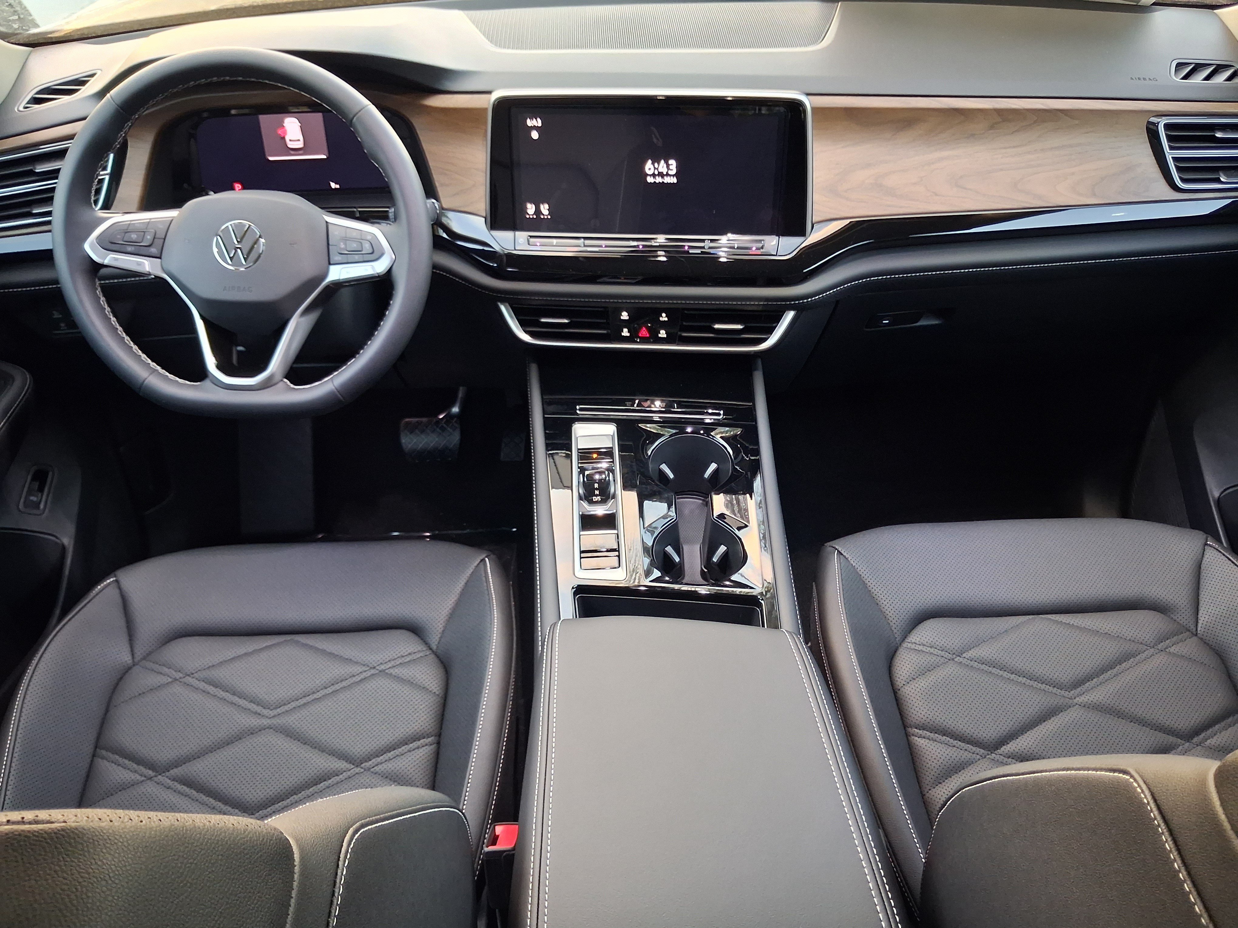 New 2026 Black Volkswagen 2.0T SE w/Technology image 6