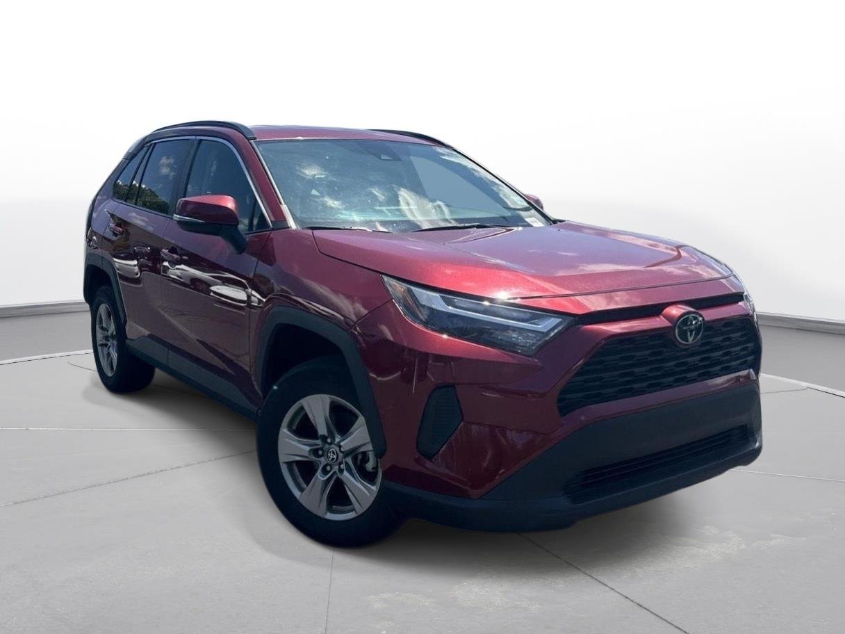 Certified Used 2025 Ruby Flare Pearl Toyota XLE image 4
