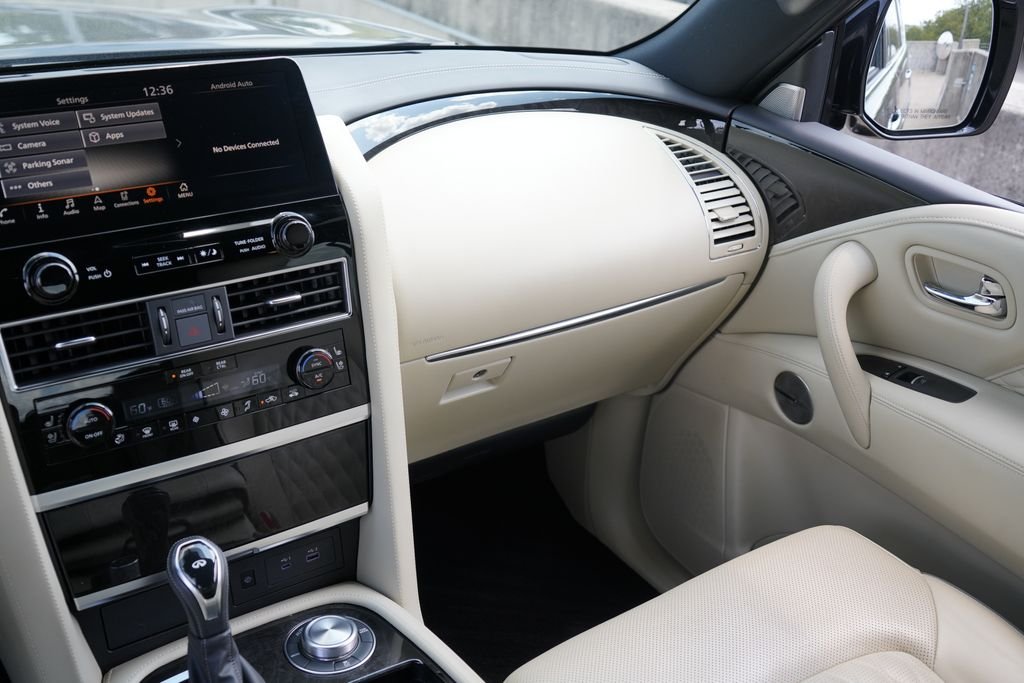 Used 2024 Black INFINITI Sensory image 26