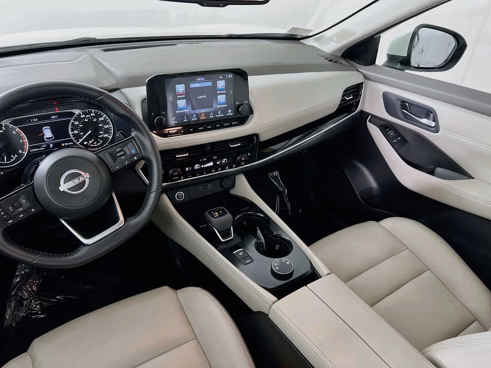 Used 2023 Pearl White Tricoat Nissan SL image 25