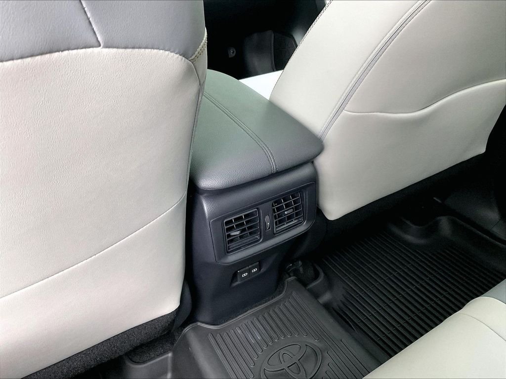 Used 2025 Blueprint Toyota XLE Premium image 28