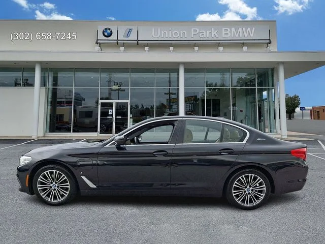 Used 2019 Black Sapphire Metallic BMW 530e xDrive iPerformance image 7