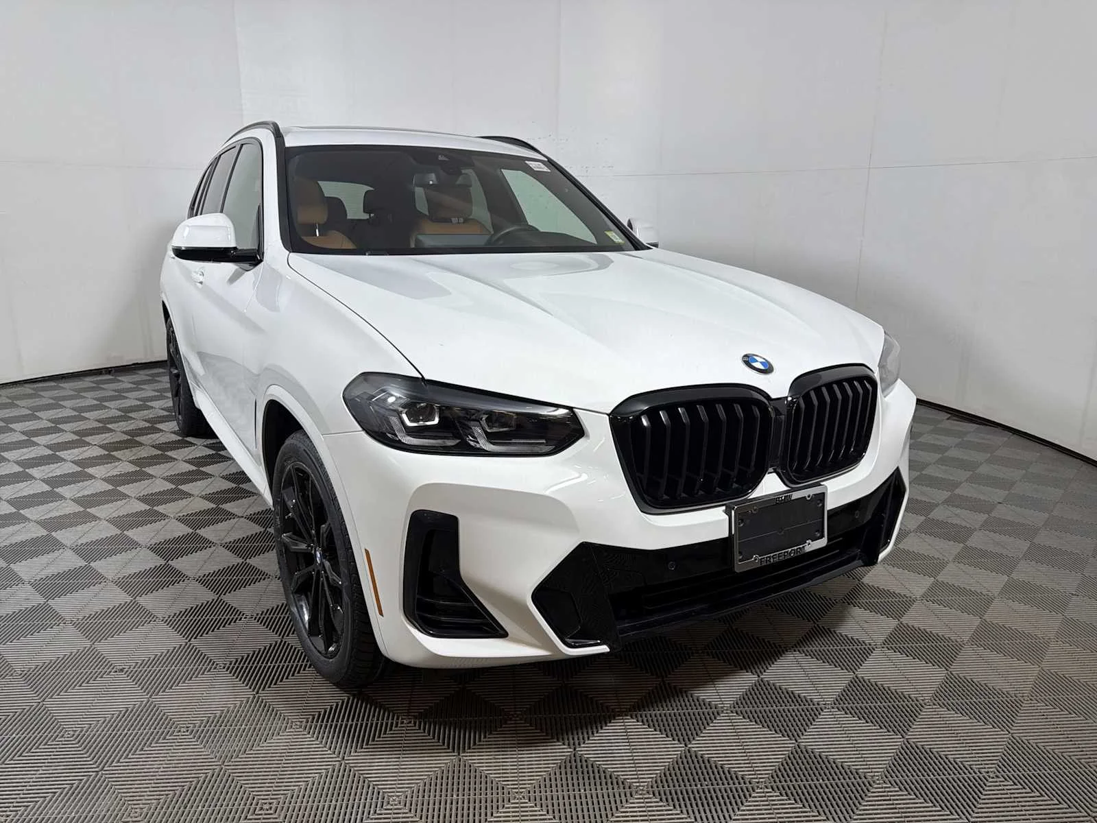 Certified Used 2023 Alpine White BMW xDrive30i image 2
