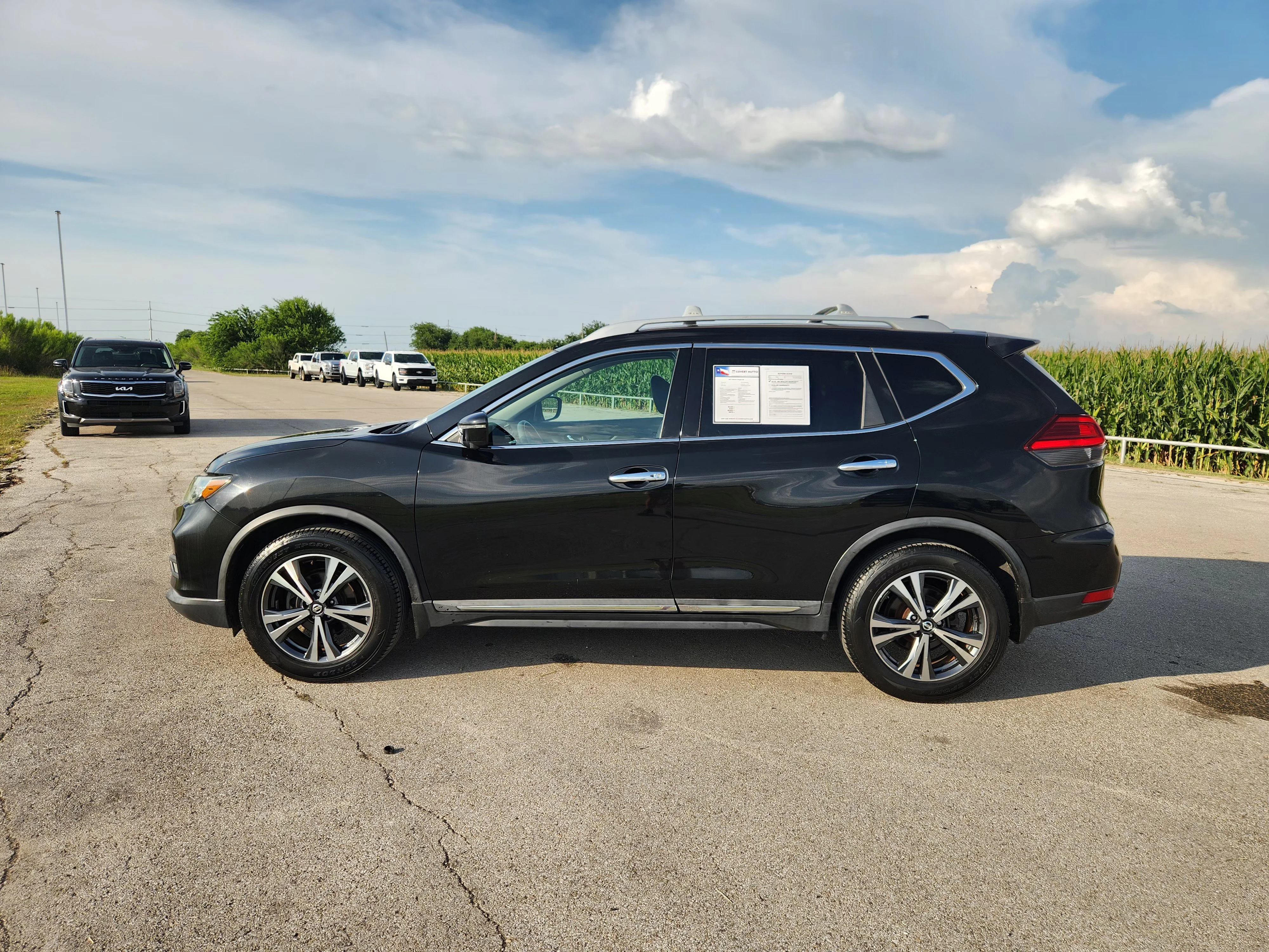 Used 2017 Magnetic Black Nissan SL image 4
