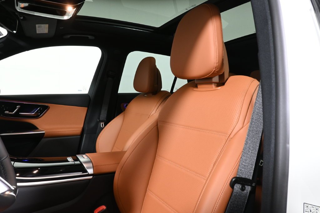 New 2027 Polar White Mercedes-Benz GLC 300 image 16