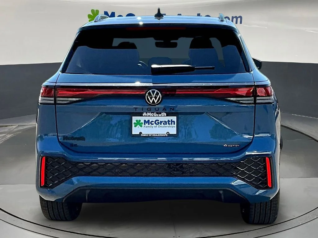 New 2026 Monterey Blue W/Deep Black Roof Volkswagen 2.0T SE R-Line Black image 4