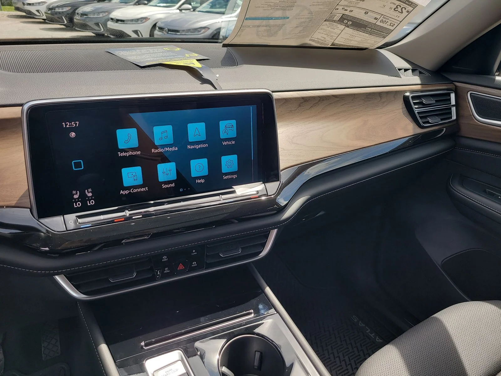 2026 Volkswagen Atlas SE w/Tech - Photo 22