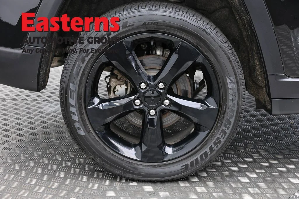 Used 2024 Black Jeep Altitude image 30
