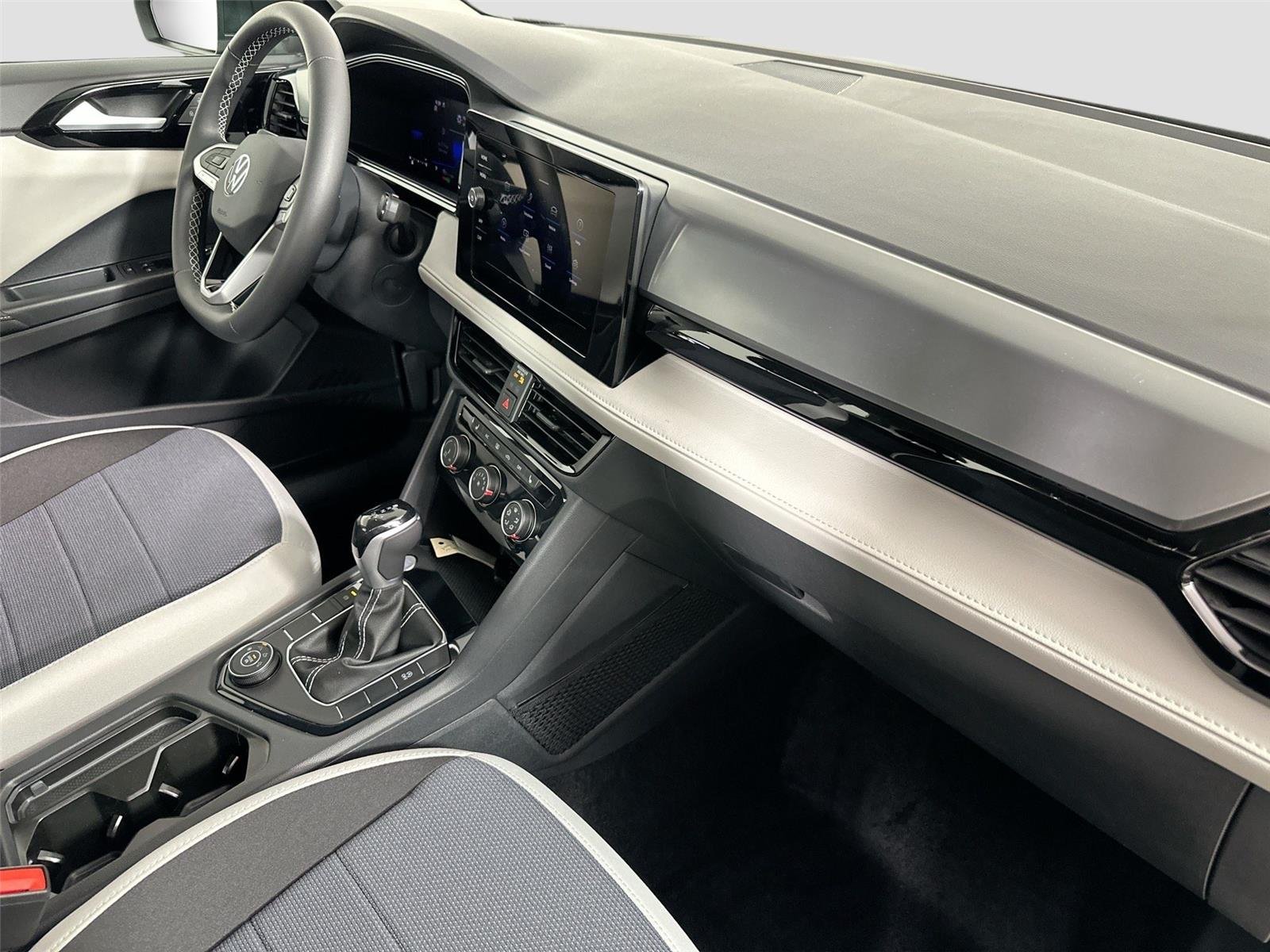 New 2026 Platinum Gray Metallic Volkswagen S image 26