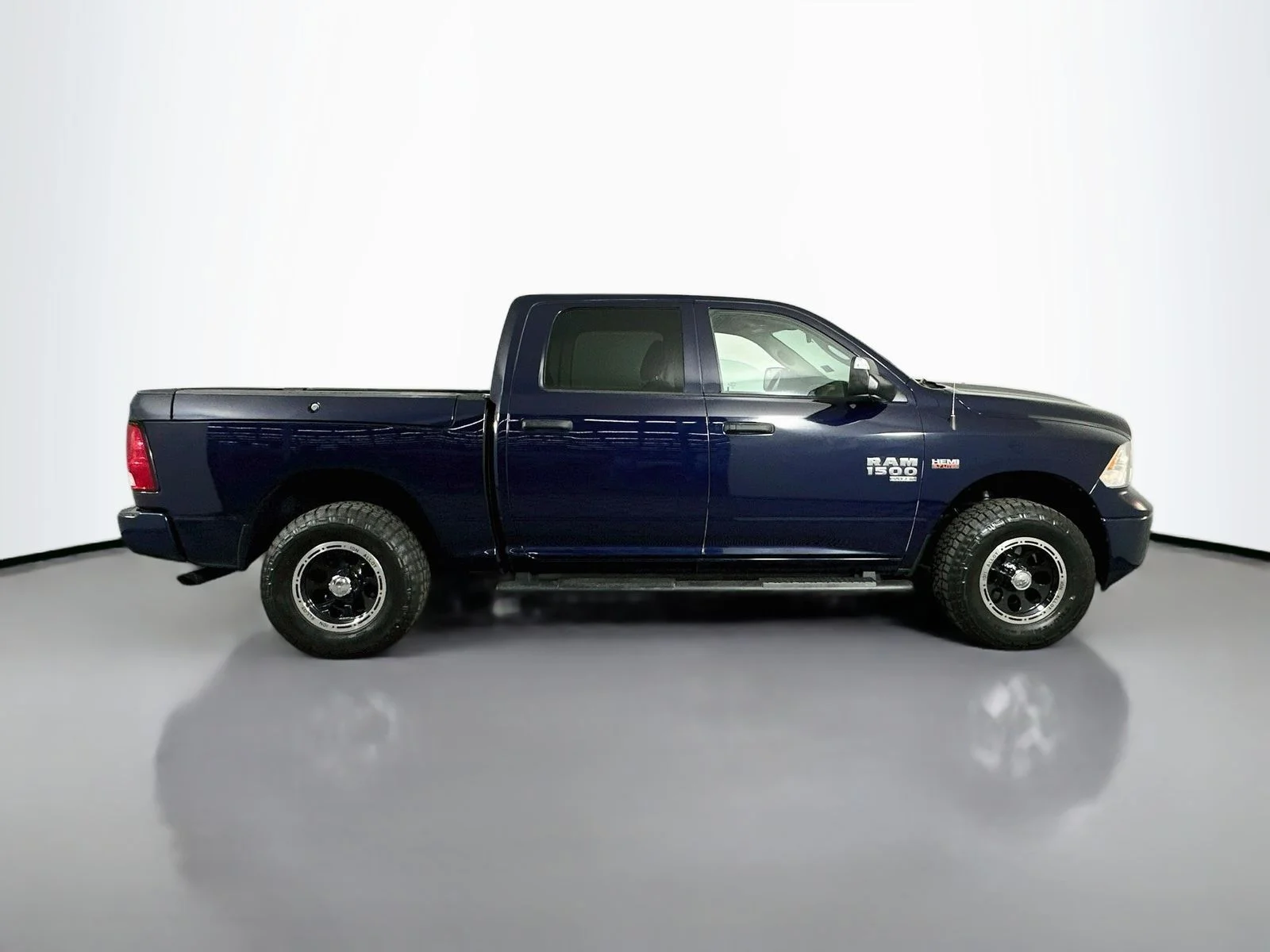 Used 2019 True Blue Pearlcoat Ram Tradesman image 8