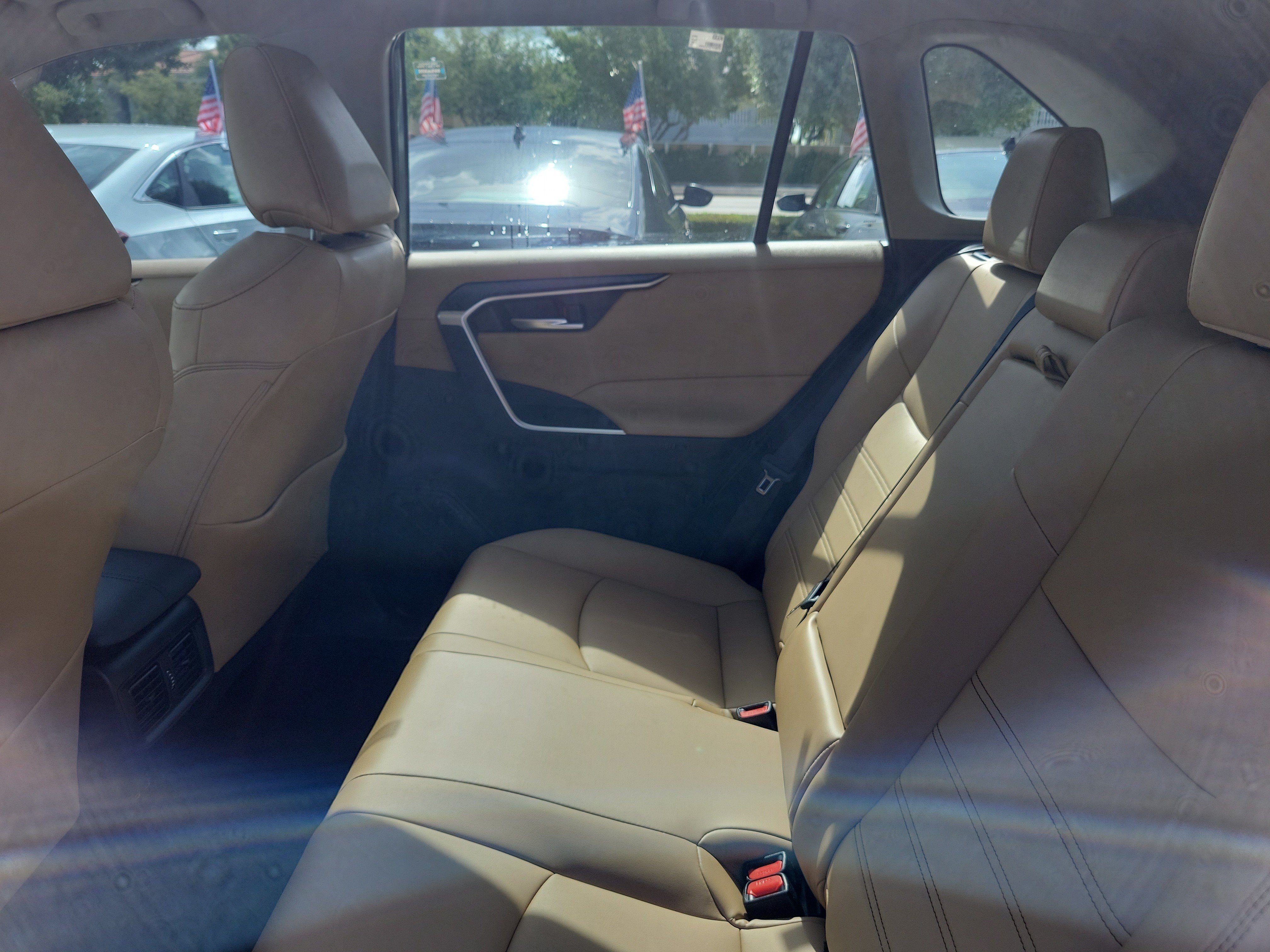 Used 2023 Lunar Toyota Hybrid XLE Premium image 15
