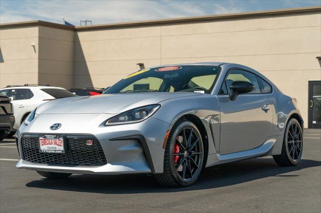 Certified Used 2025 STEEL Toyota  image 5