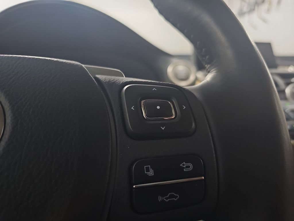 Used 2017 White Lexus 200t image 20