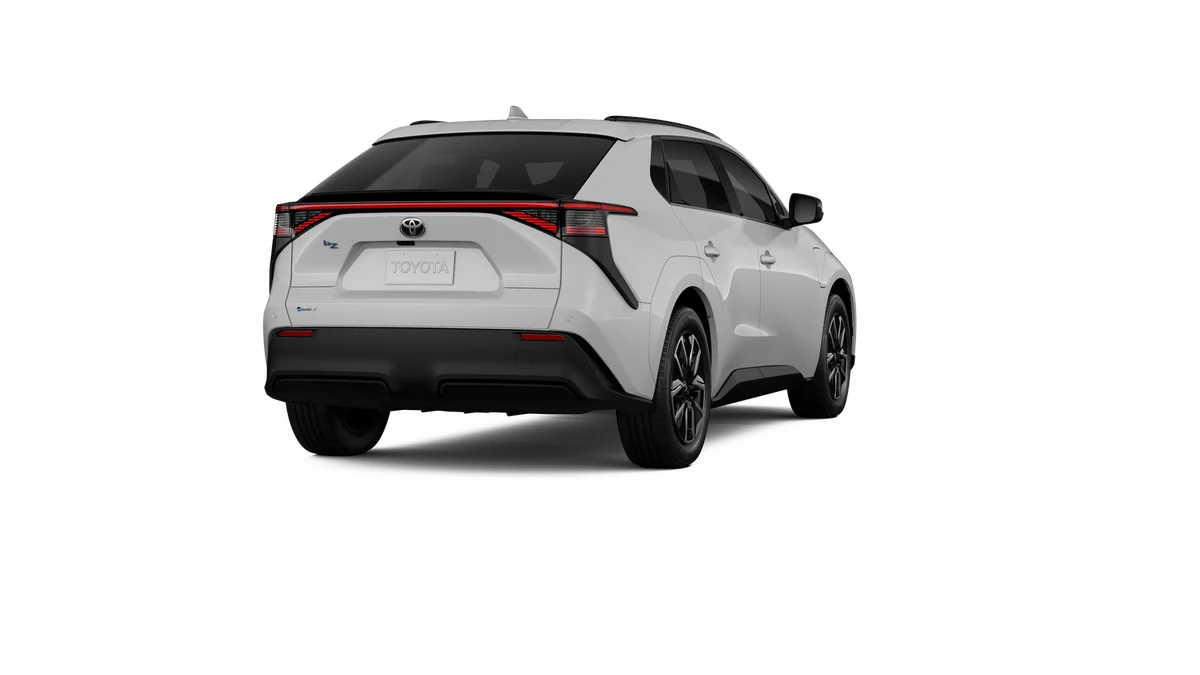 New 2026 Wind Chill Pearl [Extra_Cost_Color] Toyota XLE image 9