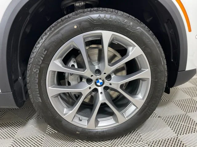 Used 2026 Alpine White BMW xDrive40i image 24
