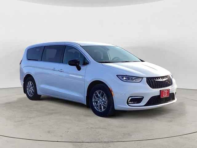 New 2026 Bright White Clearcoat Chrysler SELECT image 8