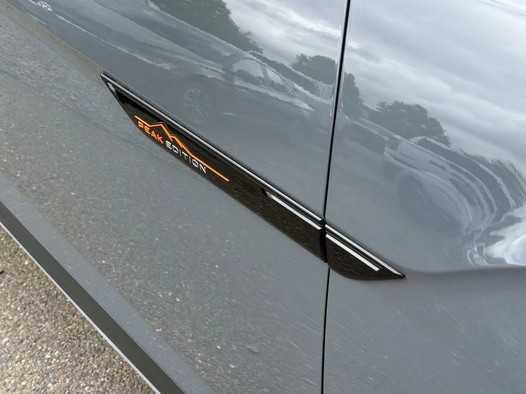 New 2026 Pure Gray Volkswagen 2.0T Peak Edition image 6