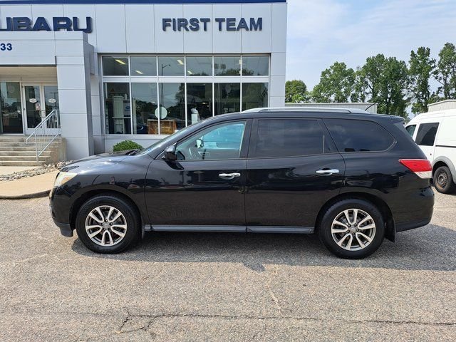 Used 2016 Black Nissan SV image 3