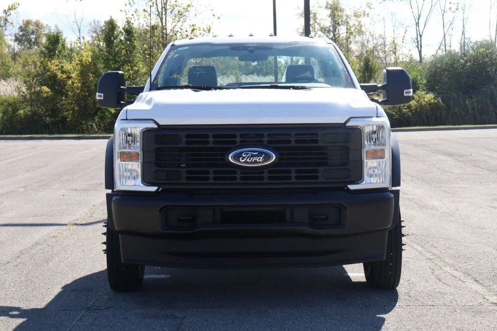 New 2026 Oxford White Ford F-550® XL image 2