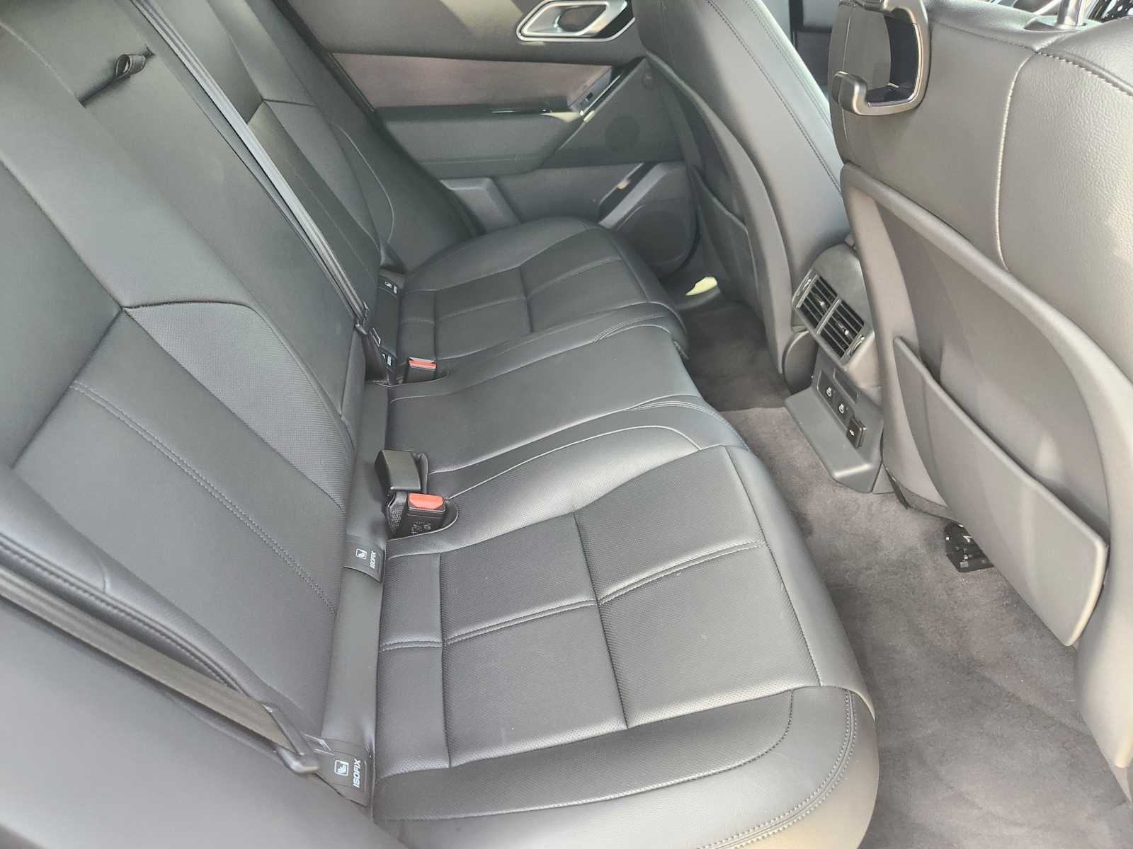 Used 2026 Arroios Grey Metallic Land Rover Dynamic SE image 30