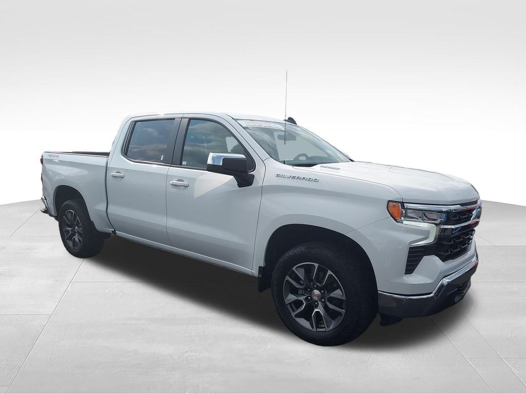 Used 2025 White Chevrolet LT image 7