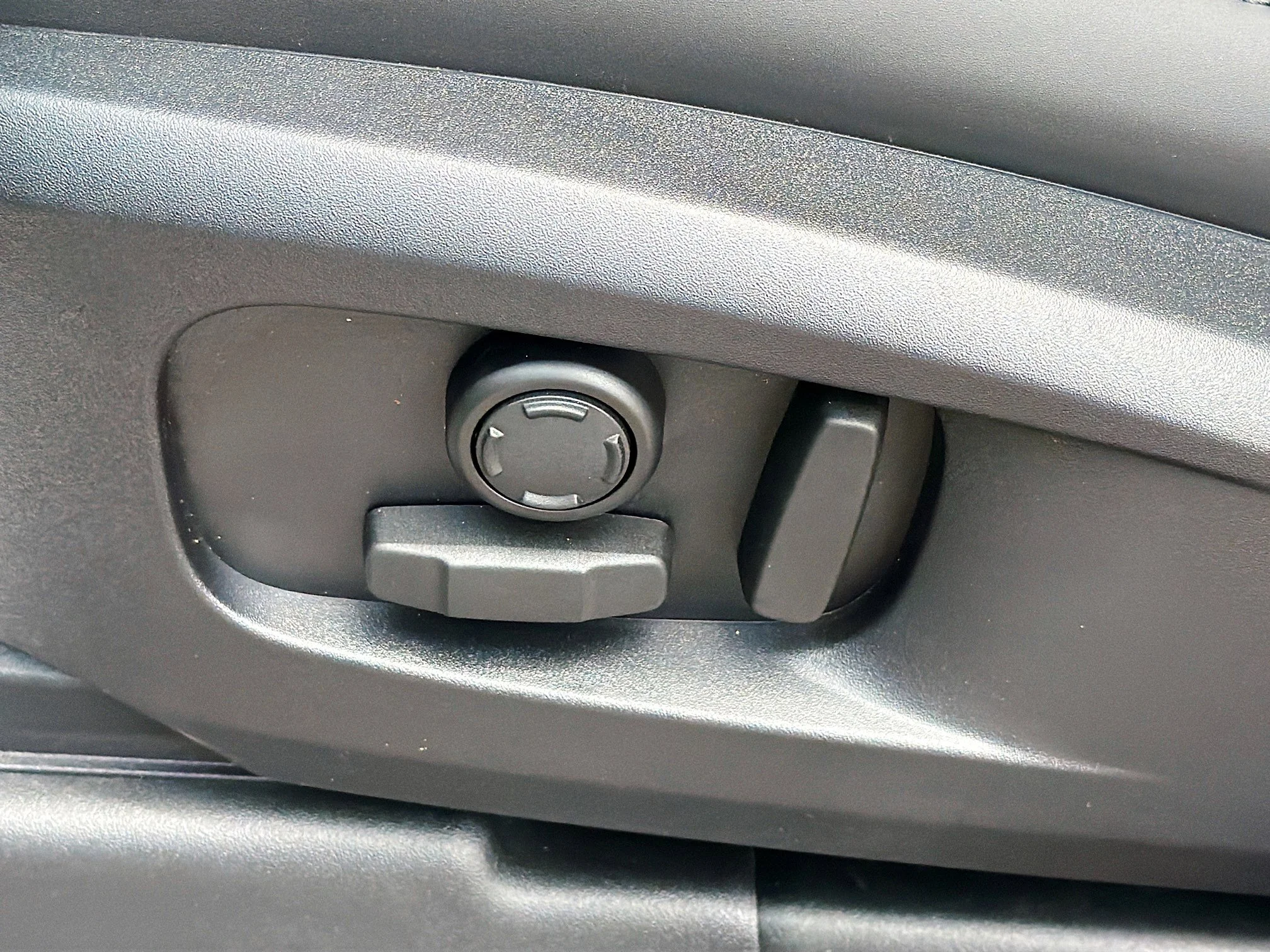 New 2026 Borasco Grey Metallic Land Rover S image 23