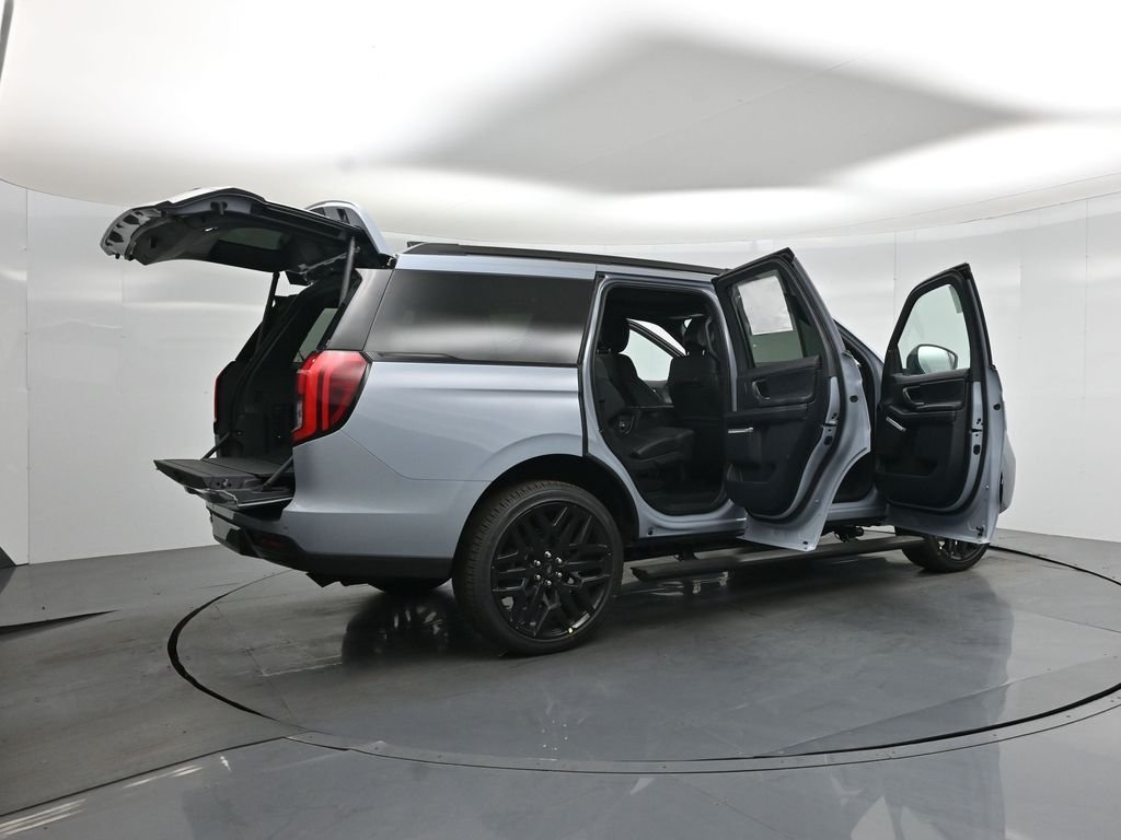 New 2026 Glacier Gray Metallic Tri-Coat Ford Platinum image 5
