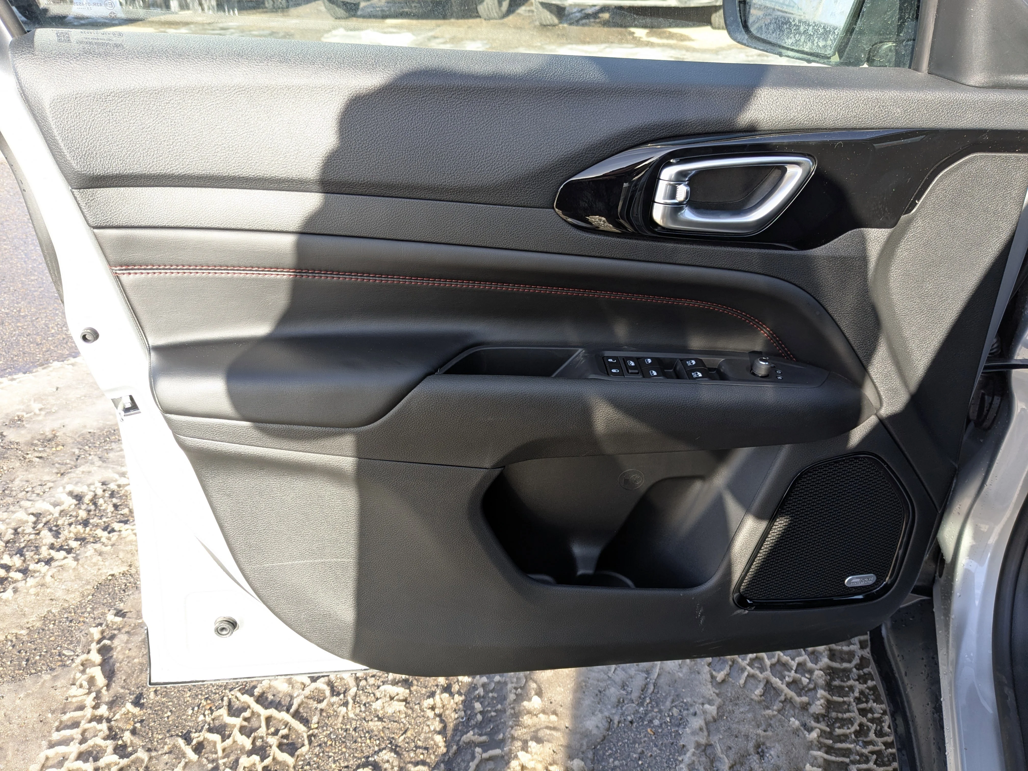 New 2026 Silver Jeep Trailhawk - Sun,Sound&Nav Group/Pano Roof image 12