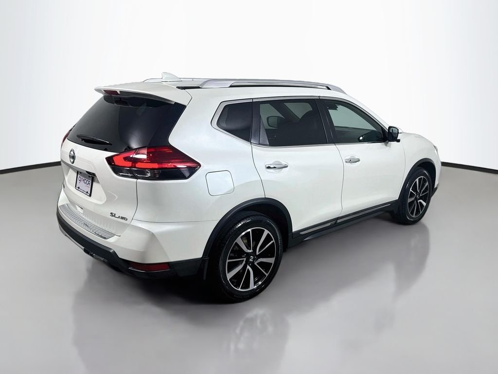 Used 2017 Pearl White Nissan SL image 7