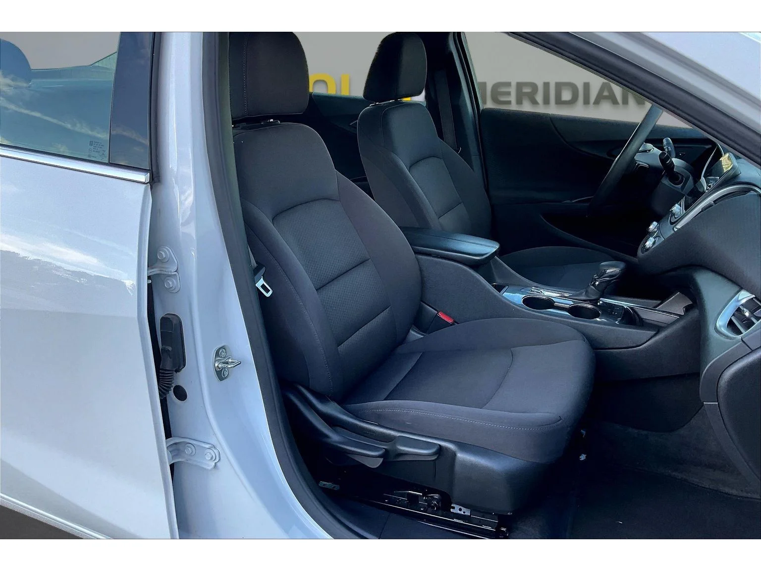 Used 2025 Summit White Chevrolet 1LT image 6