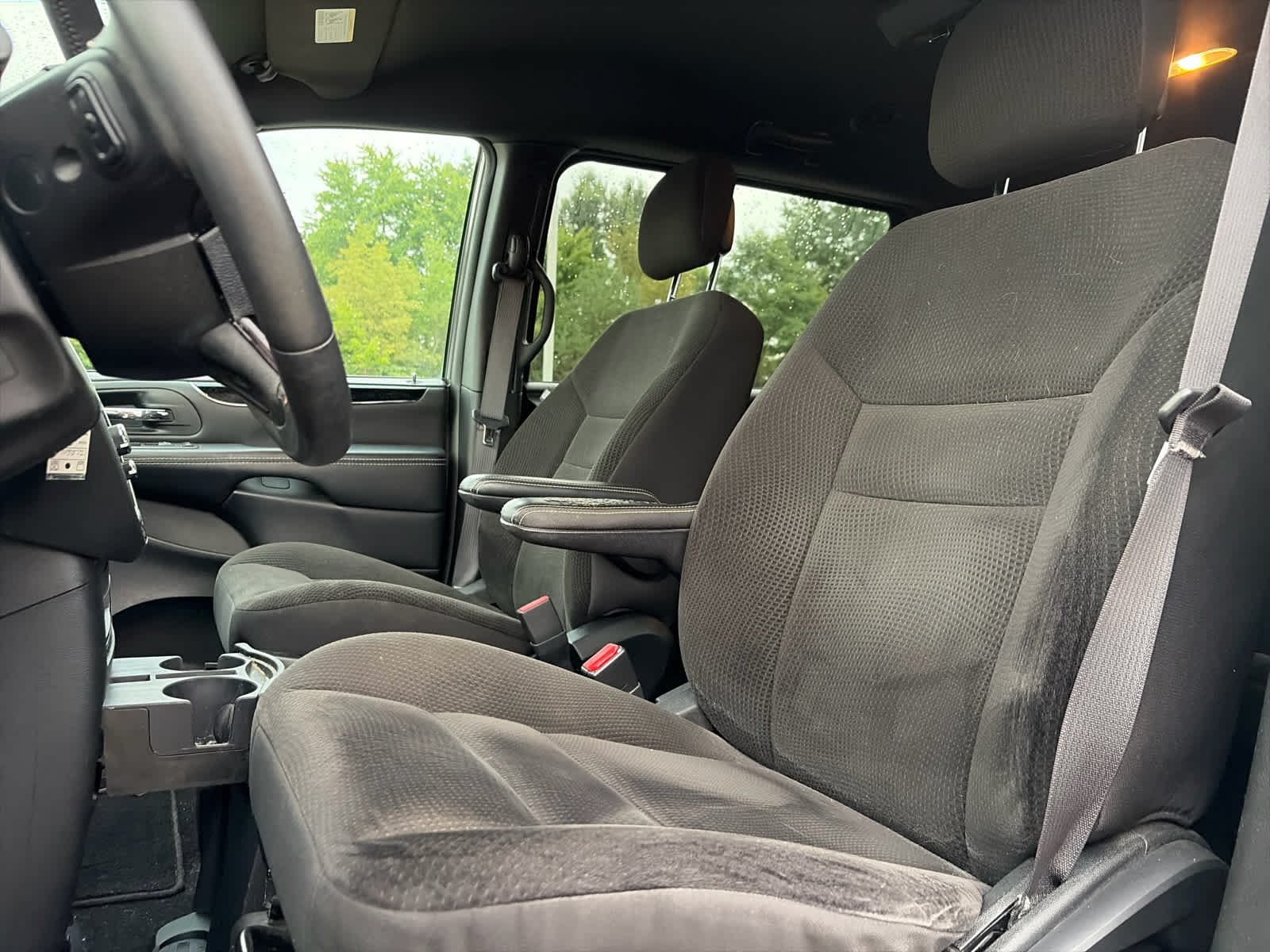 Used 2017 Granite Pearlcoat Dodge SE Plus image 5