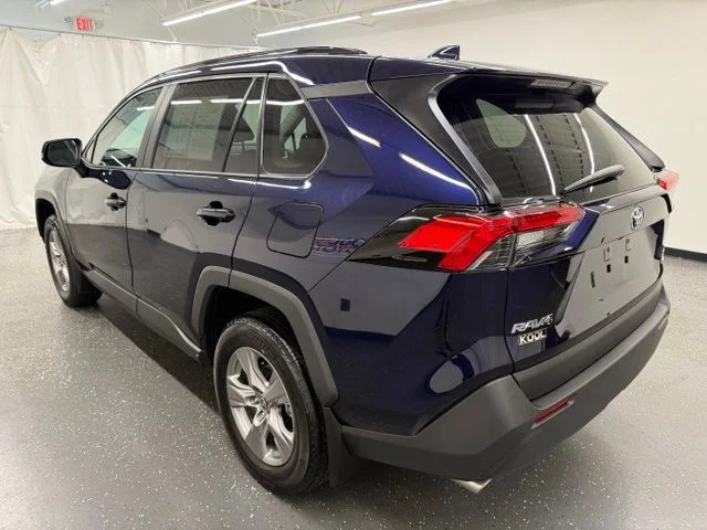 Used 2024  Toyota XLE image 4