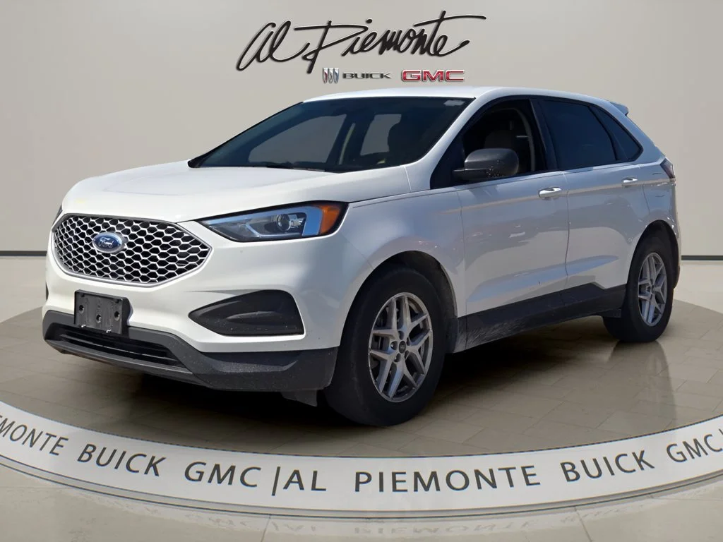 Certified Used 2023 White Ford SE image 3