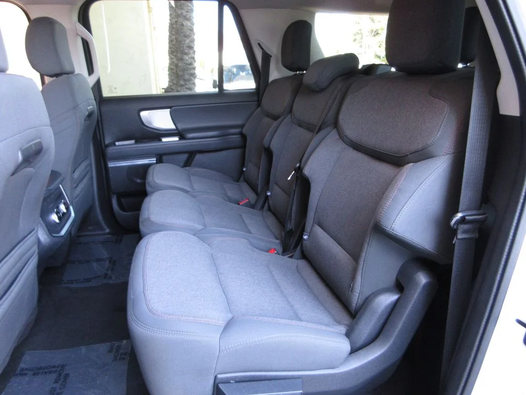 Certified Used 2025 Oxford White Ford Active image 21