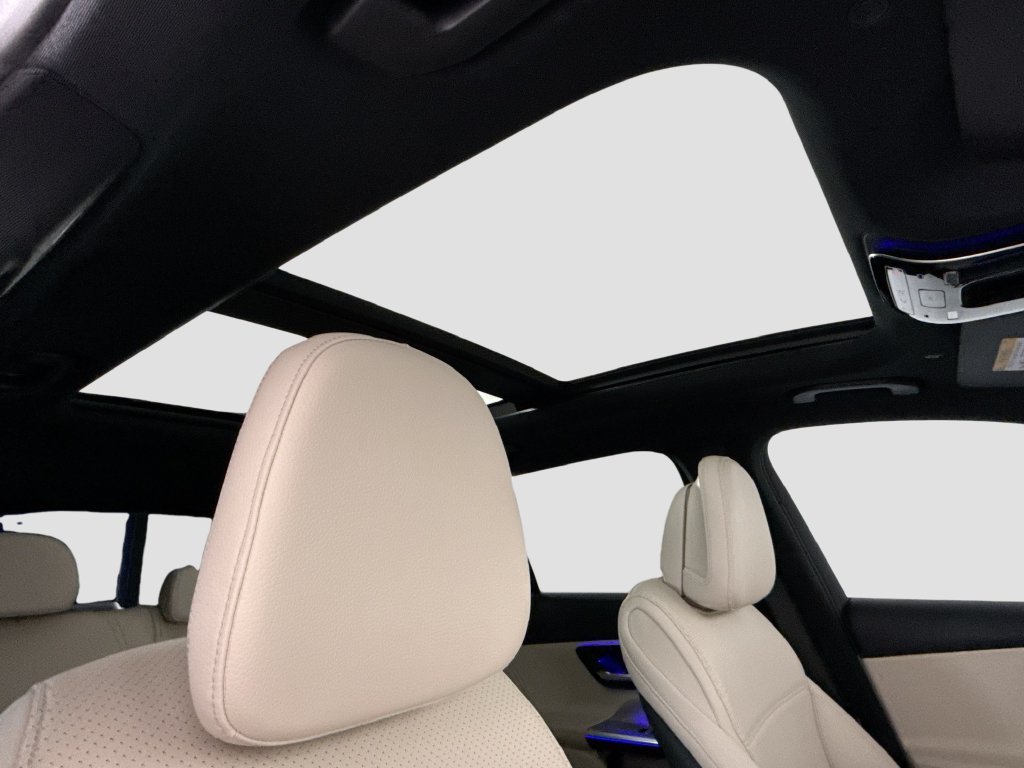 Used 2026  Mercedes-Benz GLC 300 image 18