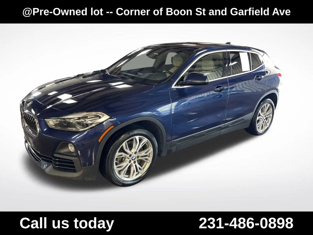 Used 2018 Blue BMW xDrive28i image 1