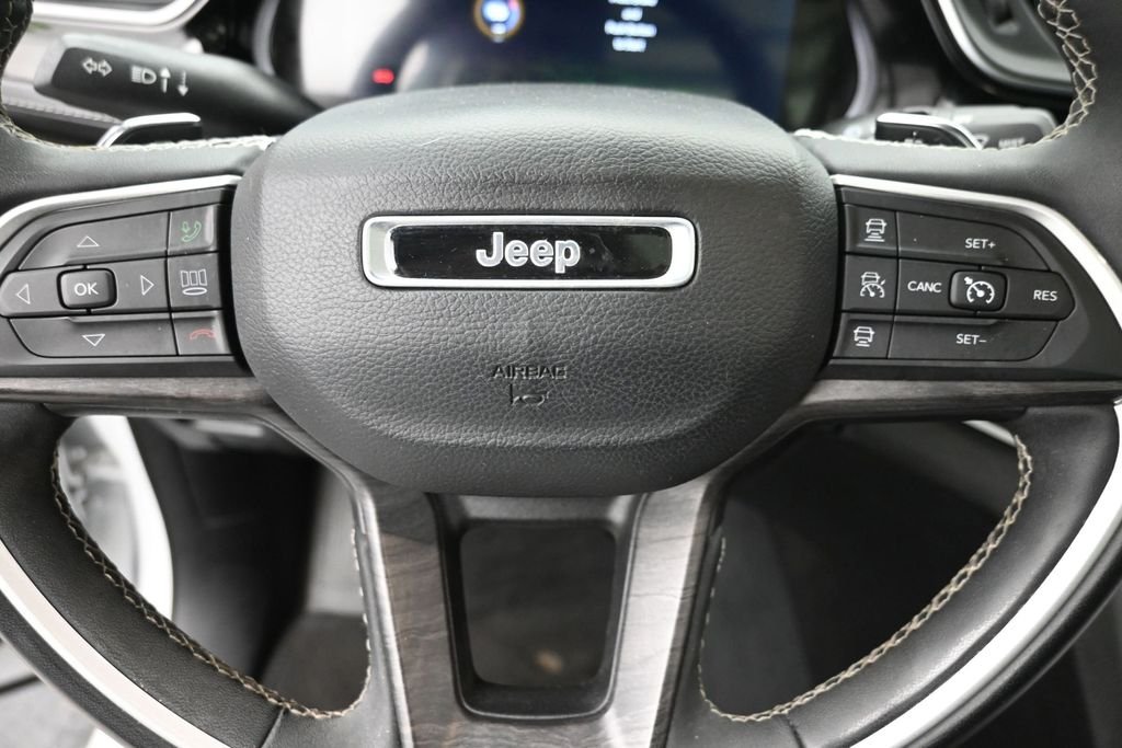 Used 2022 White Jeep 4xe image 19
