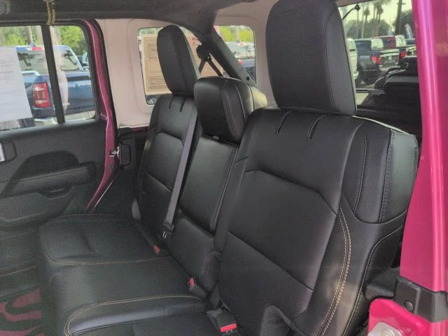 Certified Used 2024  Jeep Sahara image 13