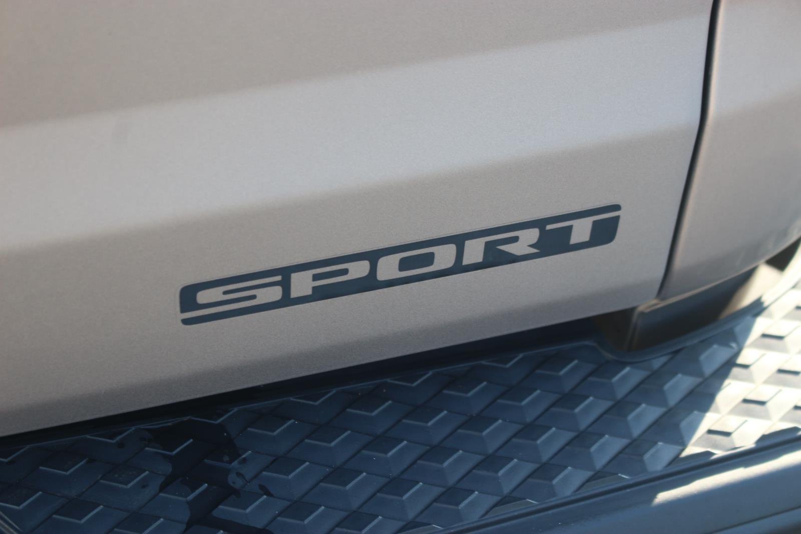 Used 2020 Silver Jeep Sport S image 11