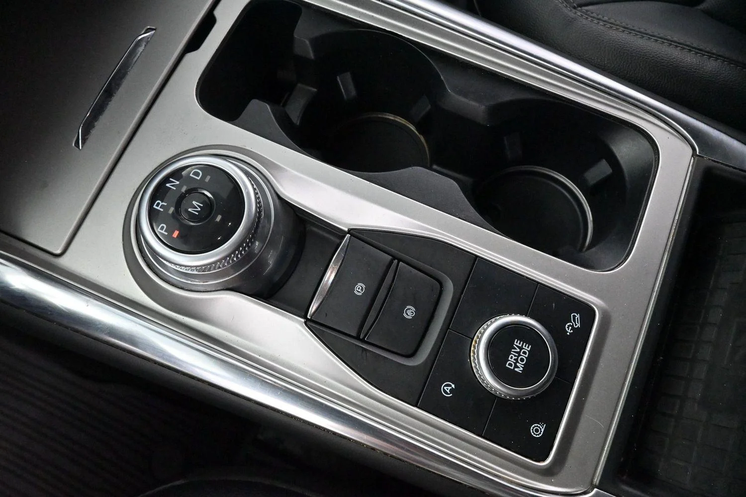 Used 2020 Magnetic Ford Limited image 28
