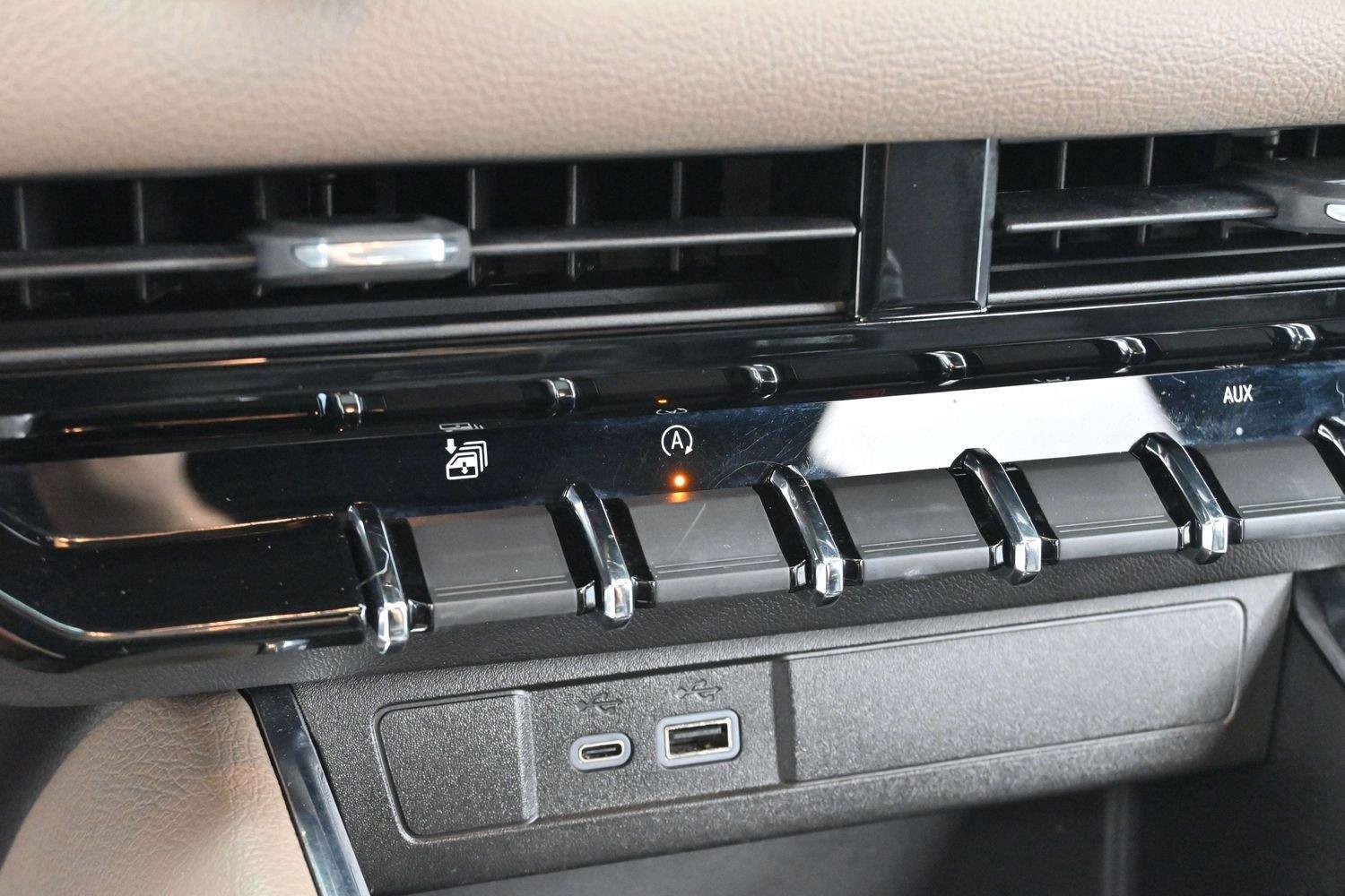 Used 2024 Summit White GMC Denali image 25