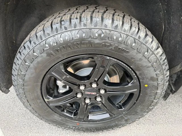 Used 2023 Ebony Twilight Metallic GMC AT4 image 17