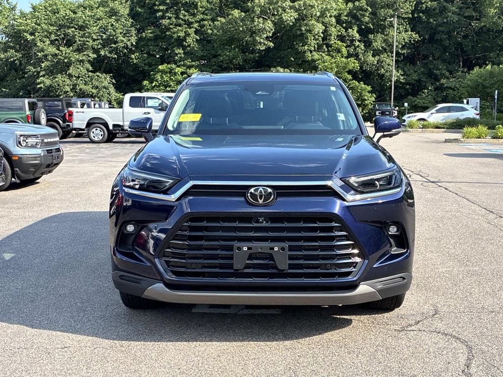 Used 2024  Toyota Limited image 2