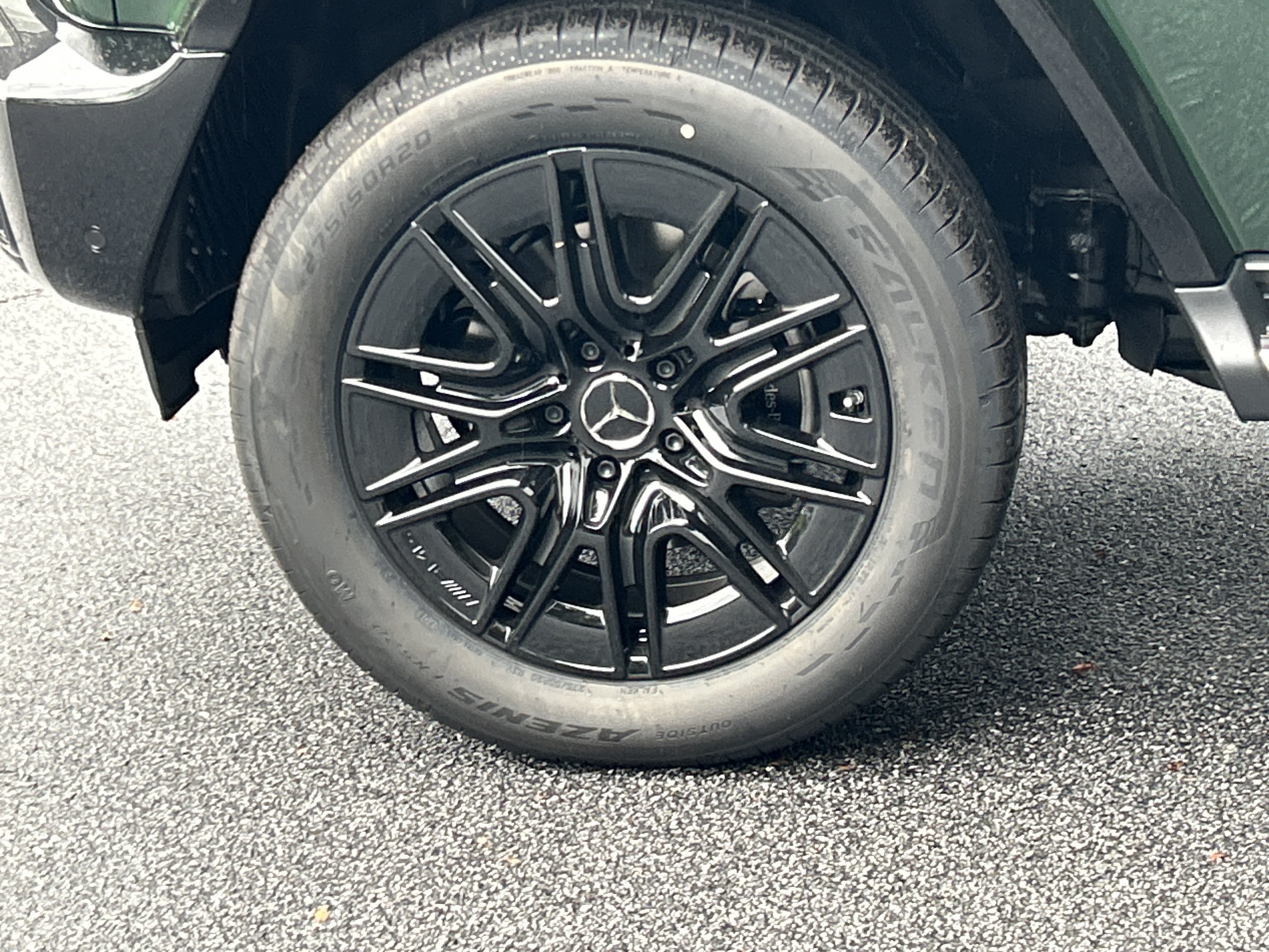 New 2026 MANUFAKTUR Deep Green Non-Metallic Mercedes-Benz G 580e SUV image 14
