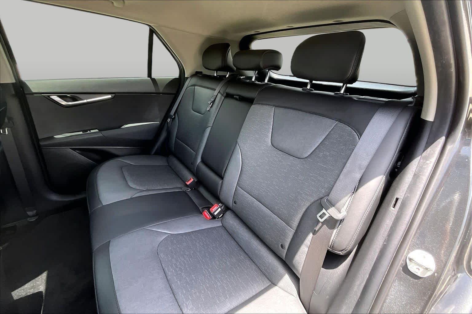Certified Used 2023 Graphite Gray Kia Wave image 17
