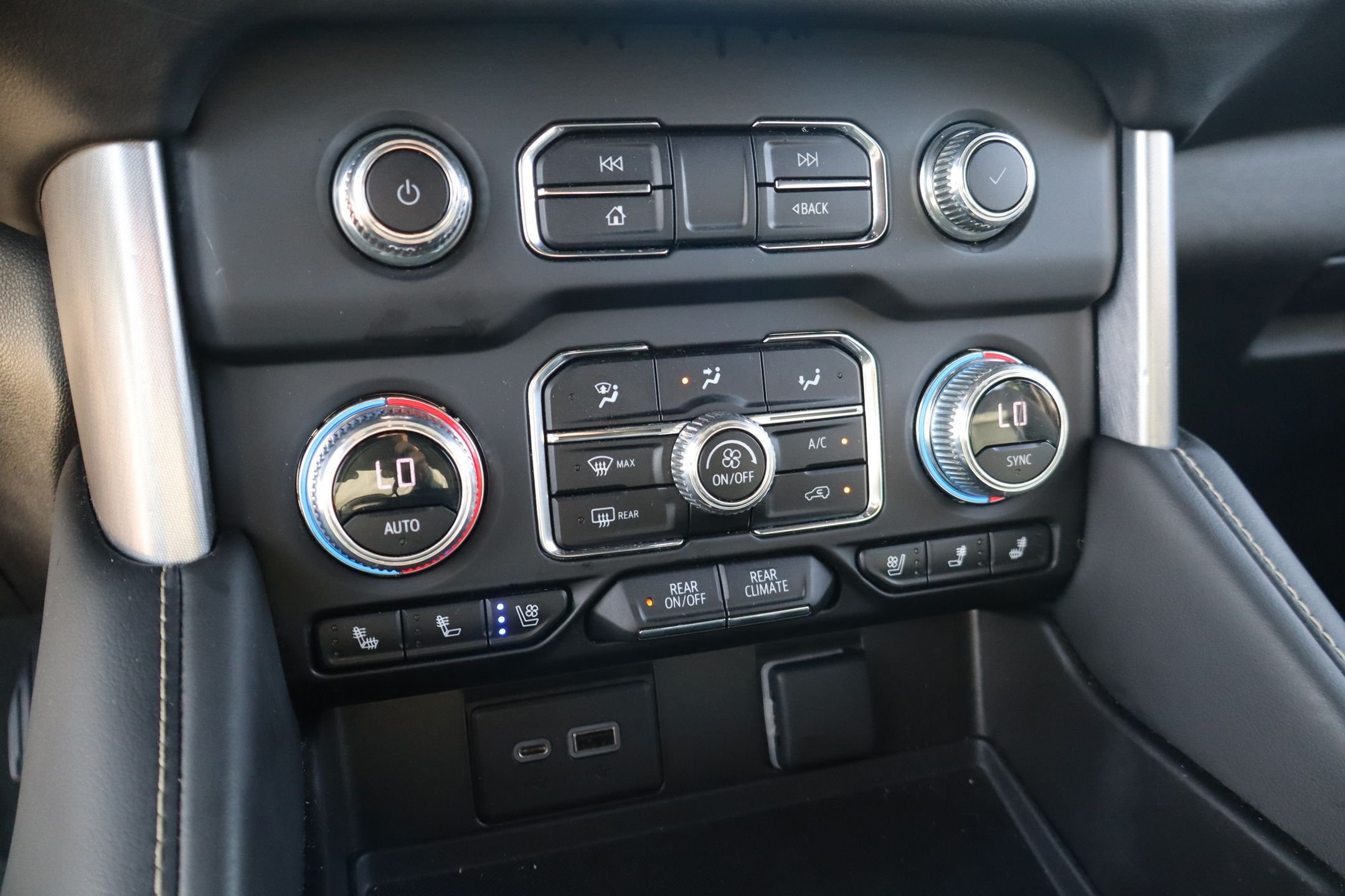 Used 2023 Titanium GMC SLT image 18
